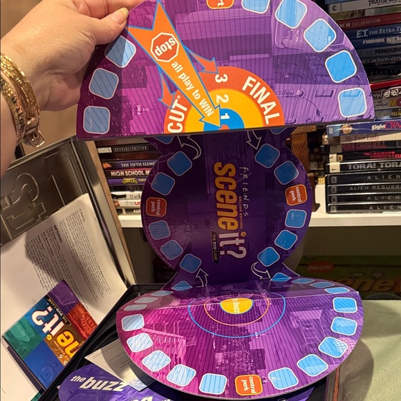 Collector’s item! Scene Weaver Friends Deluxe Edition DVD Game - Picture 7 of 12